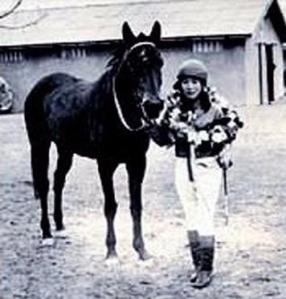 Korea's first female jockey, Lee Ok Rae in 1975. At the time, the horses were not thoroughbreds
