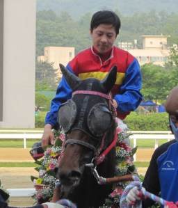 Gumanseok and Lee Dong Kug after winning the Sports Chosun Cup