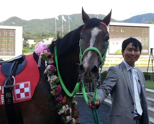 Tosen Archer poses for the cameras after winning the SBS Goodwill Cup last year