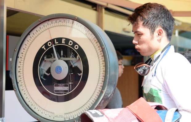 Choi Yee Mo returns to scale having won Round 2 on Hwanggeum Sesang (Pic: Ross Holburt)