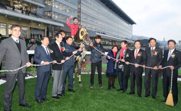 Power Blade Grand Prix Winners Circle